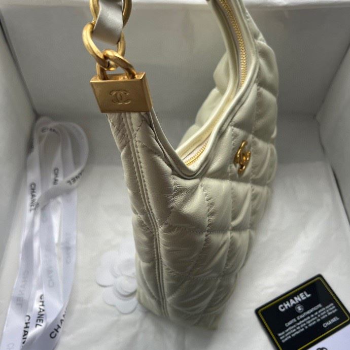 Ch**el hobo bags